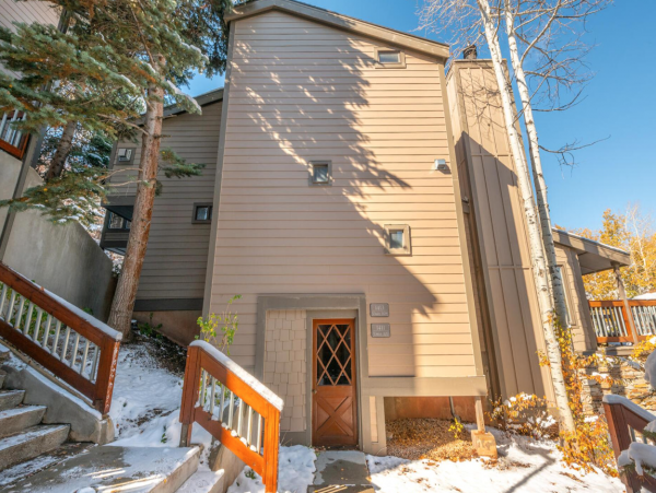 Walk to lift Vacation Condo Three Bedroom in Park City
